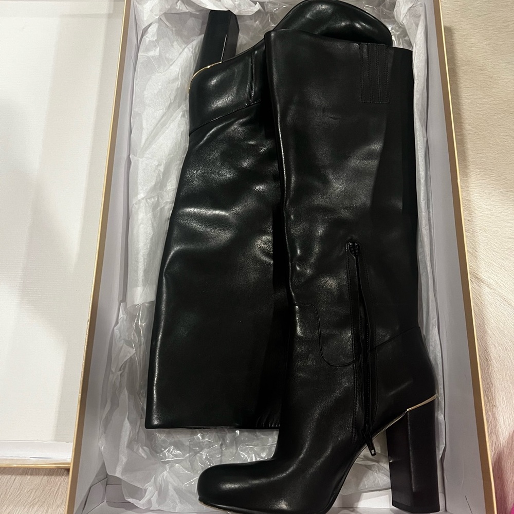 Black knee-high Michael Kors boots worn once inbox